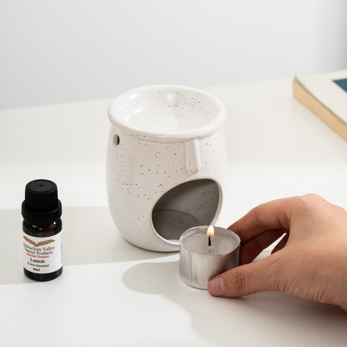 White ceramic candlestick air purification and peace of mind essential oil aromatherapy plus incense burner Christmas decoration ornaments