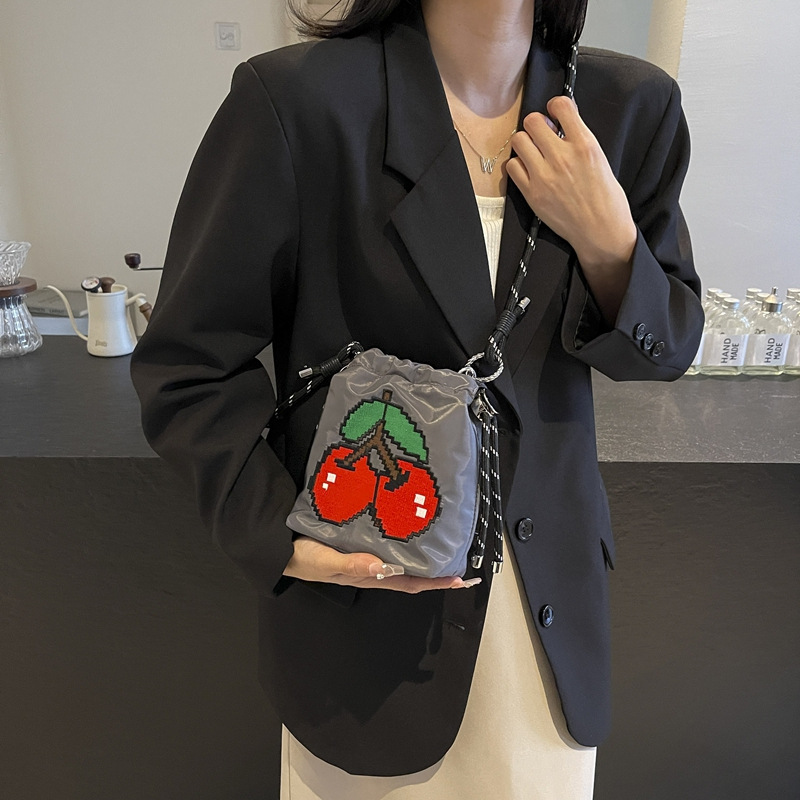 Contrasting color versatile cloth bag women's crossbody bag summer super popular niche embroidery bucket bag