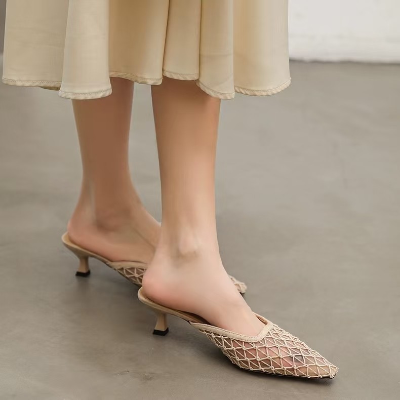Niche design makes you look thin and empty in summer breathable hollow pointed tip thin heels with mesh low heels cool drag