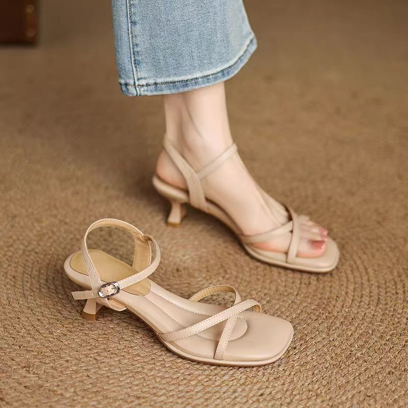 French beautiful sandals for women in summer, soft leather, thick heels, soft soles, and no tiring high heels with skirt