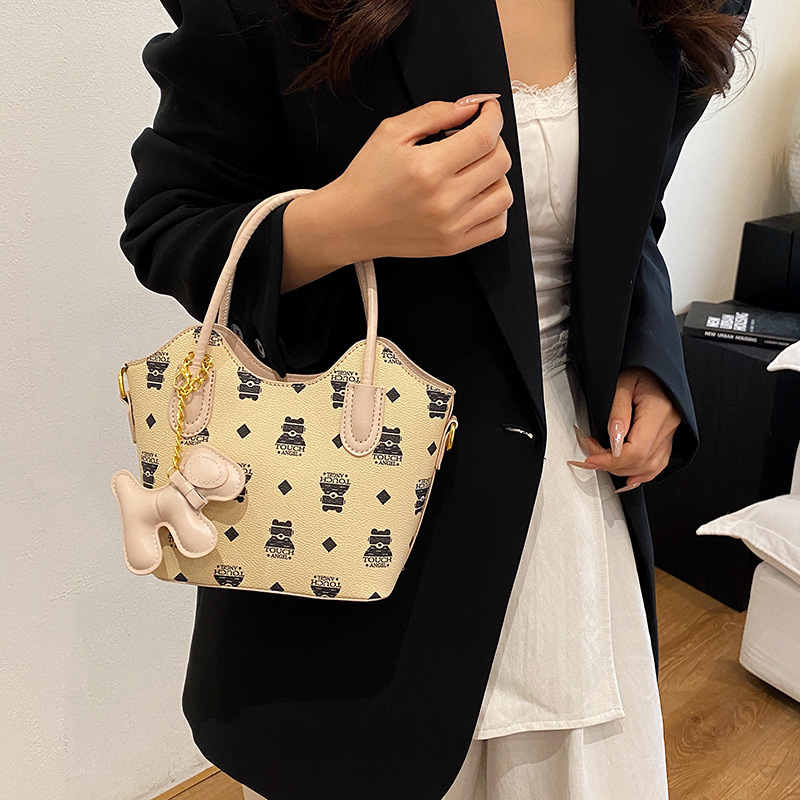 versatile small bag for women fashion and high-end shoulder bag commuter crossbody bucket bag