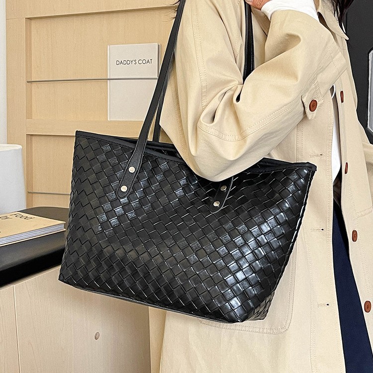 Large capacity tote bag trendy bag for women fashion versatile high-end simple casual commuter one-shoulder handbag